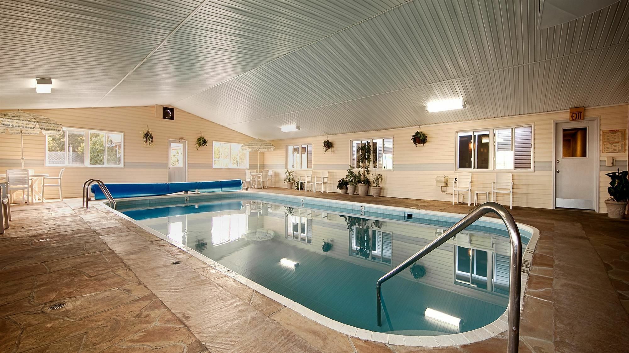 Best Western Of Алпена Экстерьер фото